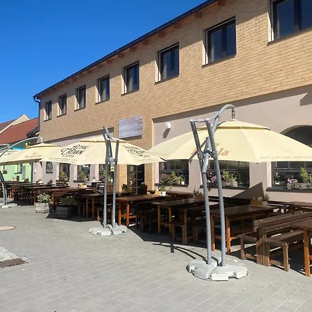 Chaticka U Pernicu Ferienhaus *